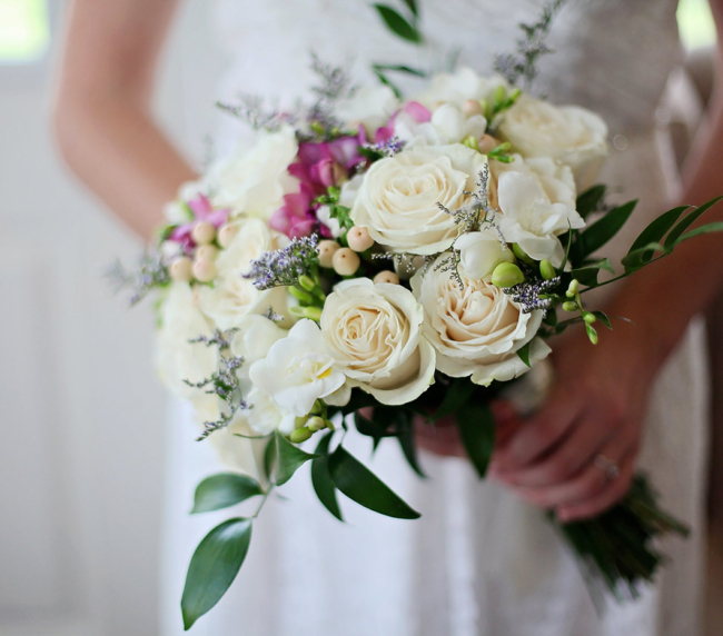photographe mariage original moderne en vendee bouquet la claque
